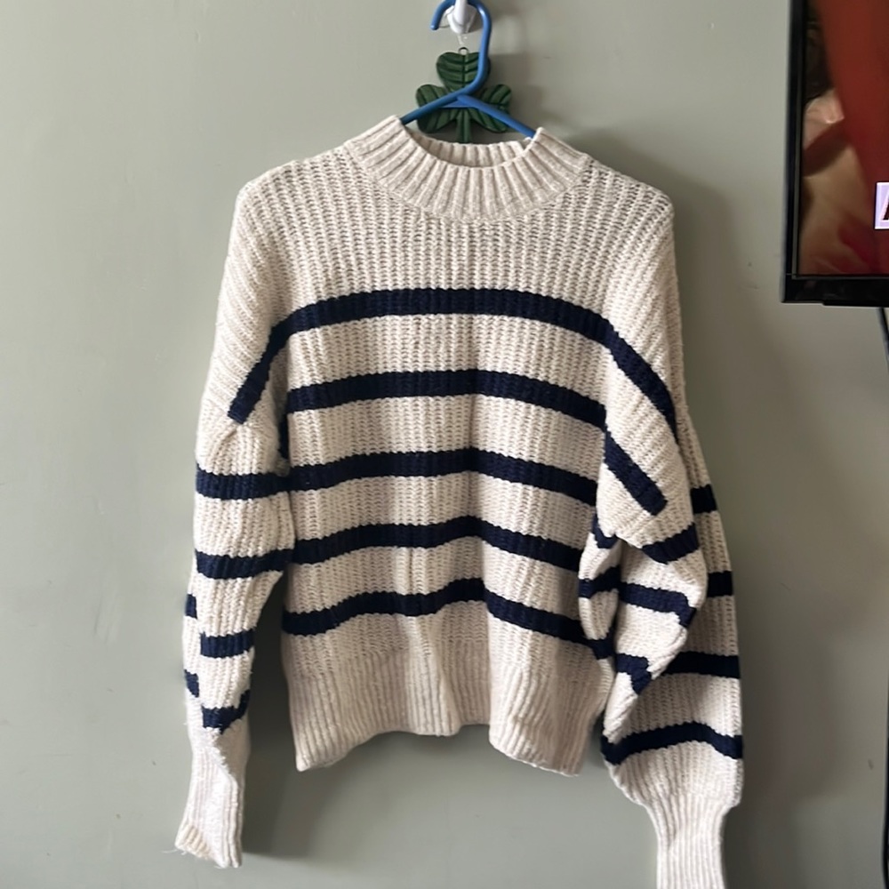 Ladies sweater